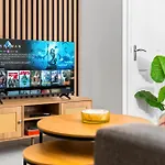 Modern City Centre 2 Bedroom Apartment By Azura Nights