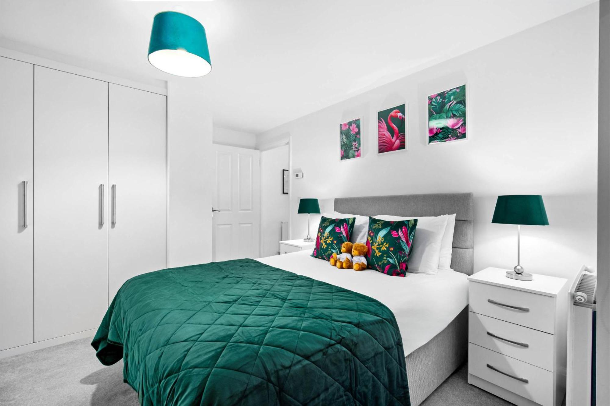 Modern Centre 2 Bedroom By Azura Nights Apartment