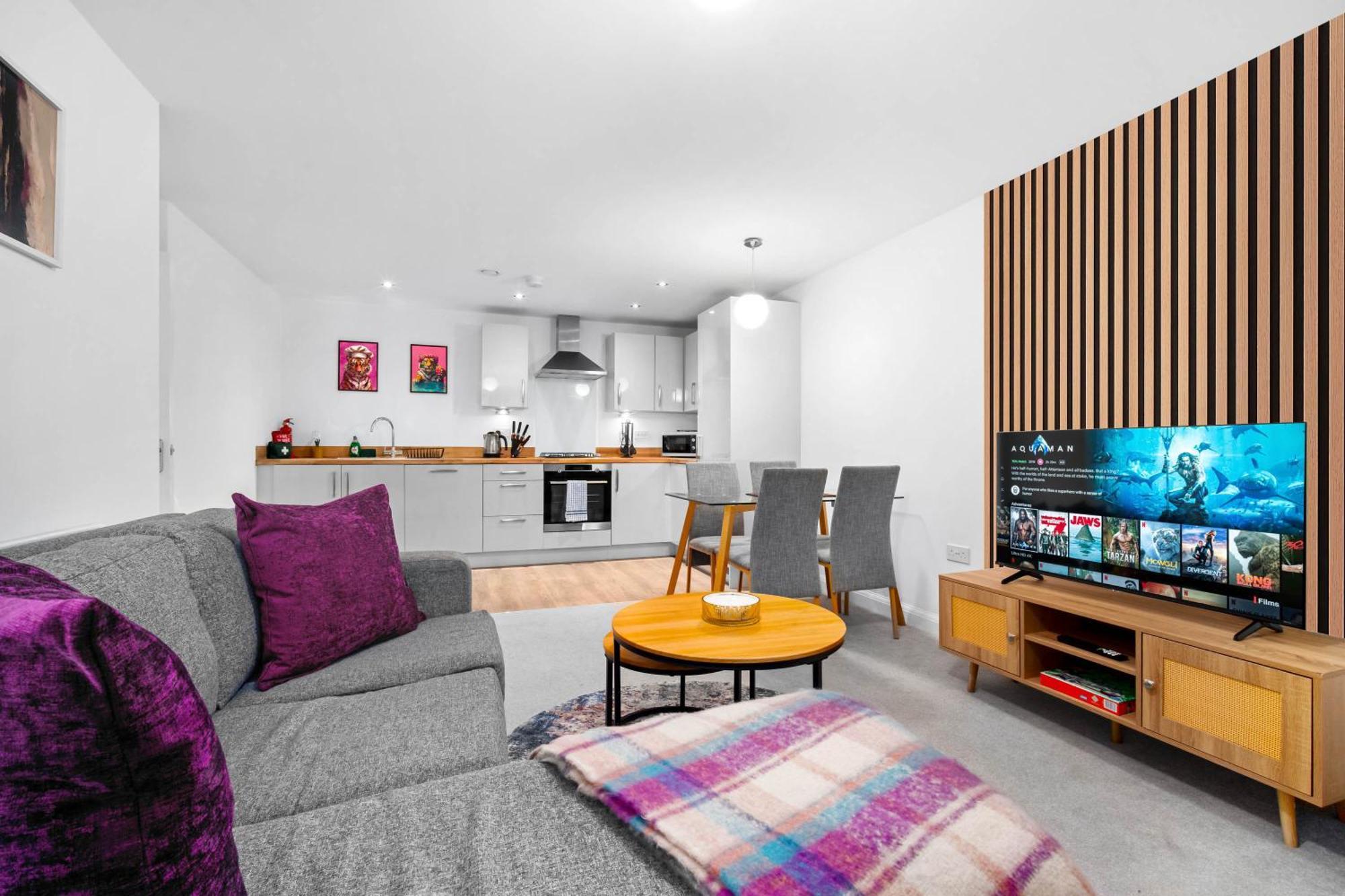 Modern Centre 2 Bedroom By Azura Nights * Birmingham